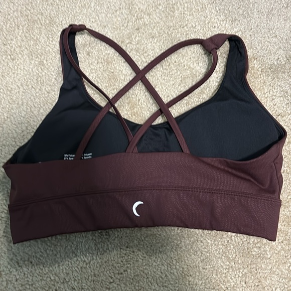 ZYIA Purple Sports Bra with Strappy Back and Stretchy Fit - Picture 3 of 3
